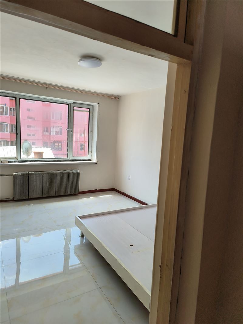 出售民大東區(qū)學(xué)院小區(qū)