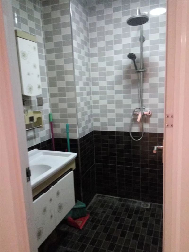 鐵南金燦一期步梯樓單間出租