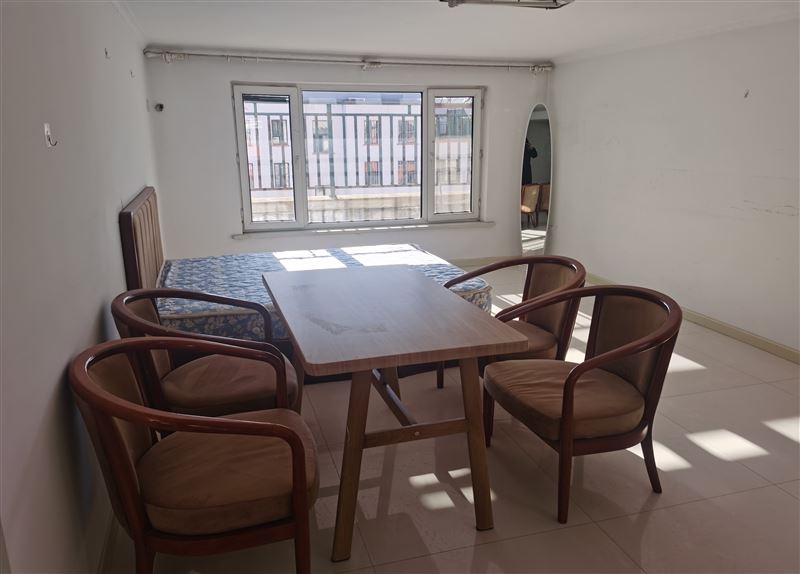 北國(guó)之春六樓帶閣樓售