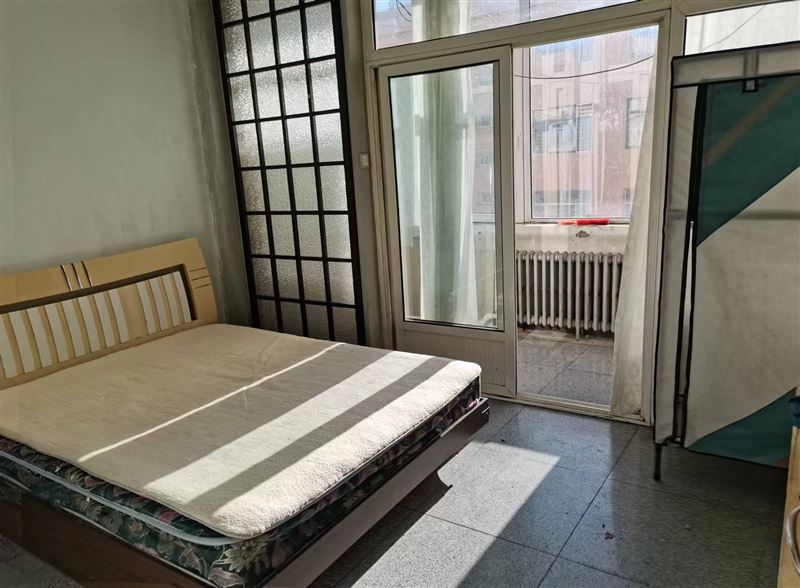 出租批發(fā)城附近單間