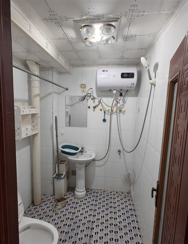 鑫順花城社區(qū)樓房出租兩室一廳二層