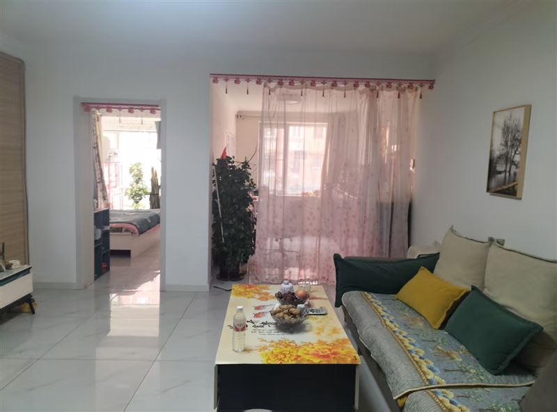 平安東區(qū)一樓 三室南北通透 家電家具 齊全 帶倉(cāng)房