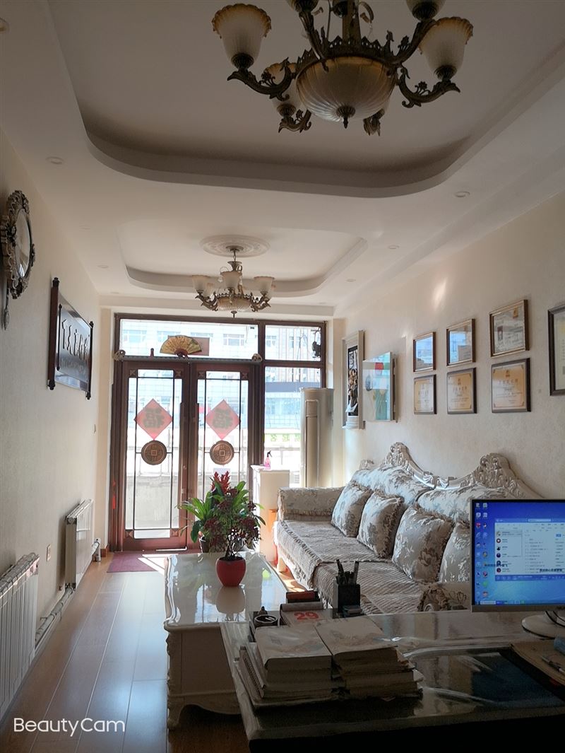 出租批發(fā)城北門(mén)對(duì)面63平米的2樓商鋪