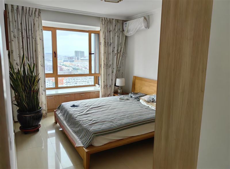 北國(guó)之春136平房屋出售