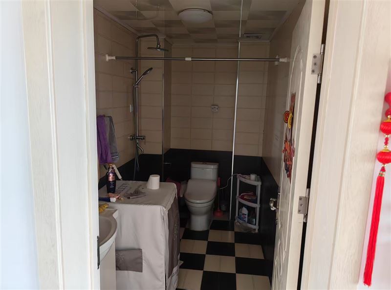 北國(guó)之春136平房屋出售